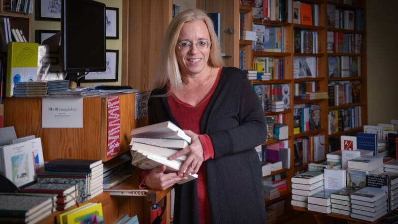 Susanne Dagen in ihrem Buchladen