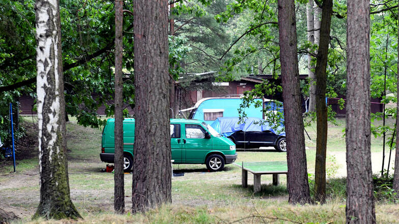 uf dem Campingplatz am Badesee Kromlau mit seinen Kurzzeit- und Dauerplätzen für Caravan, Wohnmobile und Zelte kehrt mit Saisonende wieder Ruhe ein. Längst verwaist sind auch die Bungalows auf dem Areal. In einigen Jahren sollen hier aber ganzjährig Touri