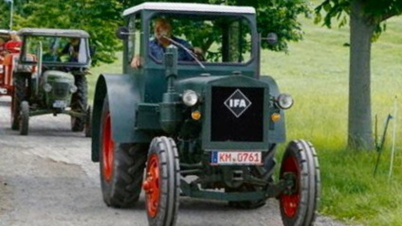 Auch Traktoren kommen zum Oktoberfest in Steina gerollt.