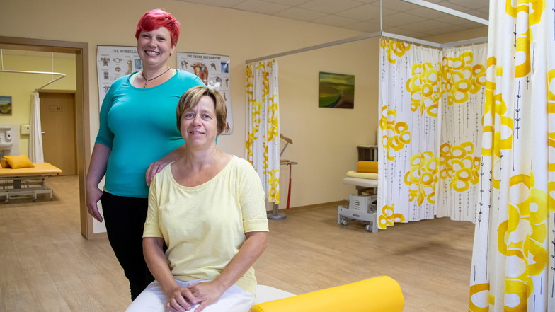 Daniela Schulze (links) übernimmt zum 1. Juli von Dorit Sonntag die Praxis für Physiotherapie in der Rosenstraße 17b.