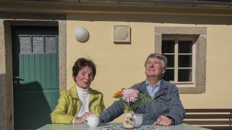 Rudolf Welk feiert am 8. Oktober seinen 80. Geburtstag. Das Engagement im Heimatverein und die vielfältigen Aufgaben in Reichenau halten das Ehepaar fit. Ehefrau Karin (78) ist immer an seiner Seite. Im Dorf kennt sie jeder.