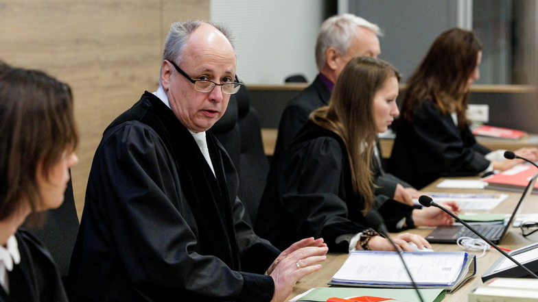 Andreas Ziegel (2.v.l.) ist Vorsitzender Richter am Landgericht Dresden.