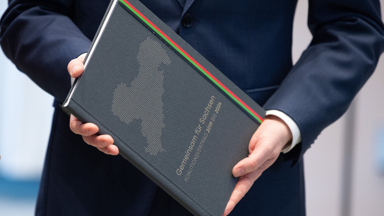 Der 133 Seiten umfassende Koalitionsvertrag steht unter dem Slogan «Gemeinsam für Sachsen» und trägt im Untertitel zugleich wichtige Ziele: «Erreichtes bewahren, Neues ermöglichen, Menschen verbinden».