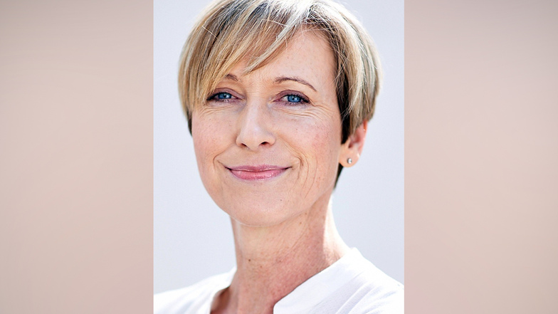 Prof. Michaela Axt-Gadermann ist Dermatologin und Buchautorin. Sie erforscht Zusammenhänge von Darm und Gesundheit.