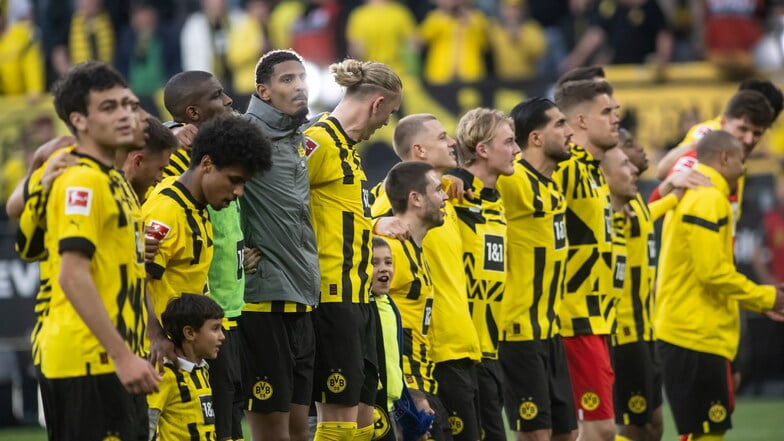 Borussia Dortmund kann weiter auf den ersten Meistertitel seit 2012 hoffen. Nach dem Sieg gegen Mönchengladbach bleiben die Bayern zwei Spieltage vor dem Saisonende in Schlagdistanz.