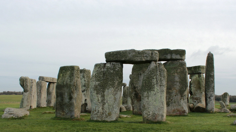 Die Kultstätte Stonehenge. Neuen Forschungen zufolge könnte das steinzeitliche Monument Stonehenge jahrhundertelang in Wales gestanden haben.