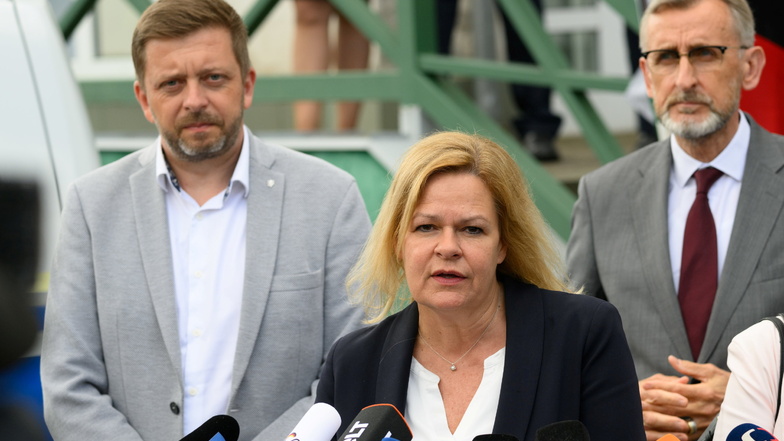 Innenministerin Faeser in Sachsen: Vorerst keine Kontrollen nach Tschechien