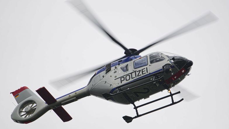 Über mehreren Dresdner Stadtteilen war am Wochenende ein Polizeihubschrauber im Einsatz.
