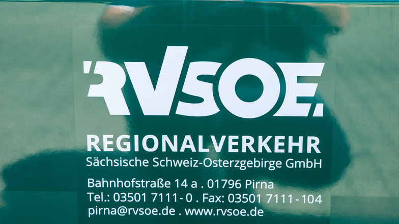 So sieht das Logo des neuen Verkehrsunternehmens im Landkreis aus, das bereits auf fast allen Bussen angebracht ist.