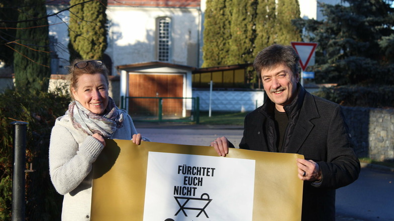 Pfarrer Frank Dregennus und seine Frau Christine (Gemeindepädagogin in der Gemeinde) wollen das Weihnachtsfest in die Häuser der Kirchgemeinde bringen.