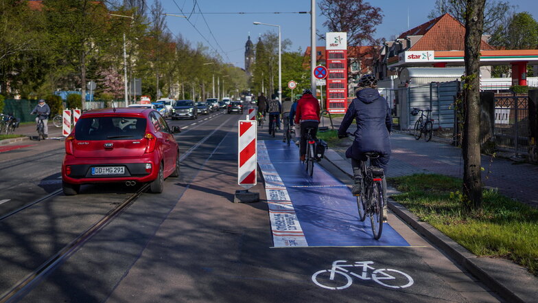 Nach tödlichen Unfällen: Straße in Dresden-Strehlen bekommt Fahrradstreifen
