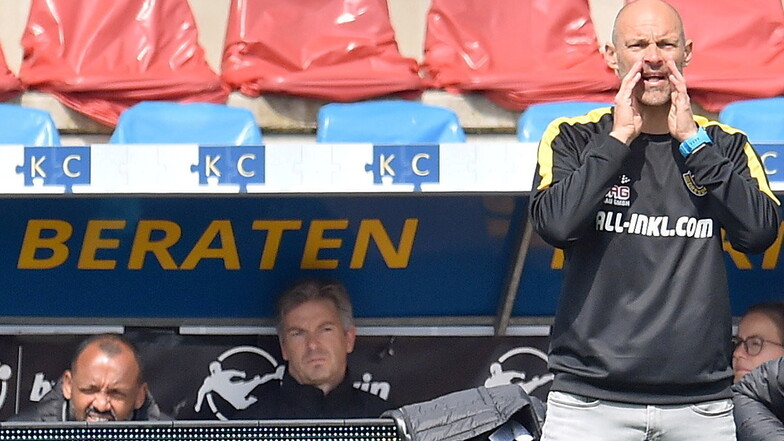 Ruhig an der Seitenlinie sitzen oder auch stehen, für Alexander Schmidt ist das nichts. Dynamos neuer Trainer meint: "Ich bin vom Typ her so, dass ich meine Mannschaft gerne coache."