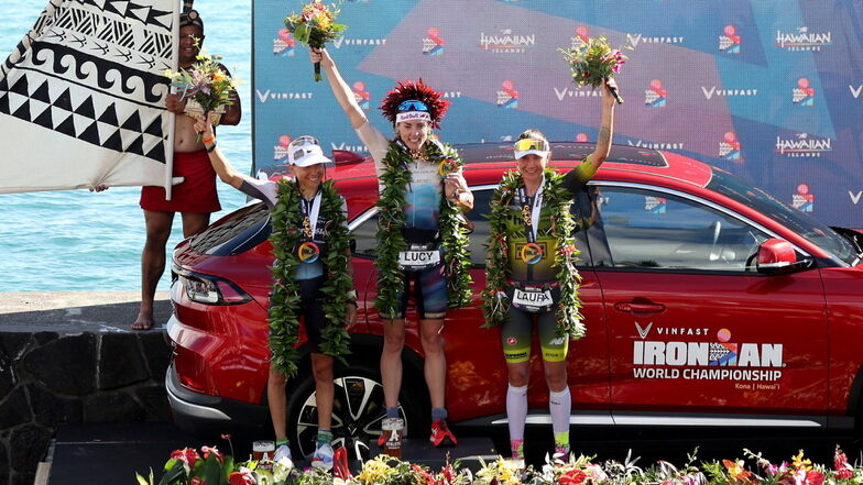 Das Podium nach dem Ironman in Hawaii, von links nach rechts: Anne Haug, die Britin Lucy Charles-Barclay und Laura Philipp.