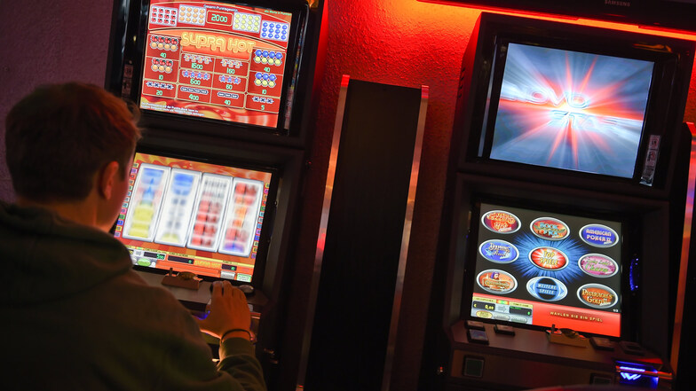 Kann man an einem Automaten Geld gewinnen, muss der Betreiber 12 Prozent des Einspielergebnisses abführen.