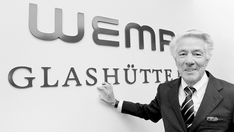 Der Hamburger Unternehmer Hellmut Wempe hat dafür gesorgt, dass sein Unternehmen im Müglitztal eine Uhrenproduktion ins Leben rief.