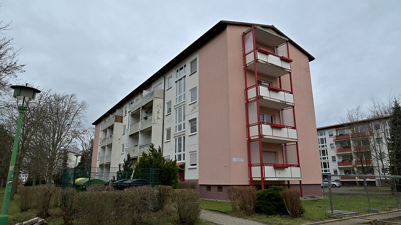 In das Mehrfamilienhaus Becherstraße 1-5 sollen in diesem Jahr rund 1,5 Mio Euro investiert werden. Im Erdgeschoss entstehen sechs barrierefreie und rollstuhlgerechte Wohnungen.