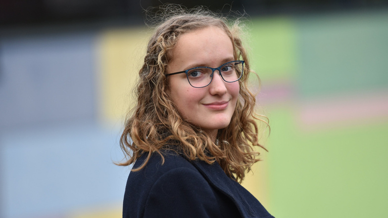 Nadine Diesel vom Glückauf-Gymnasium Dippoldiswalde ist für ihre OLED-Forschung ausgezeichnet worden.