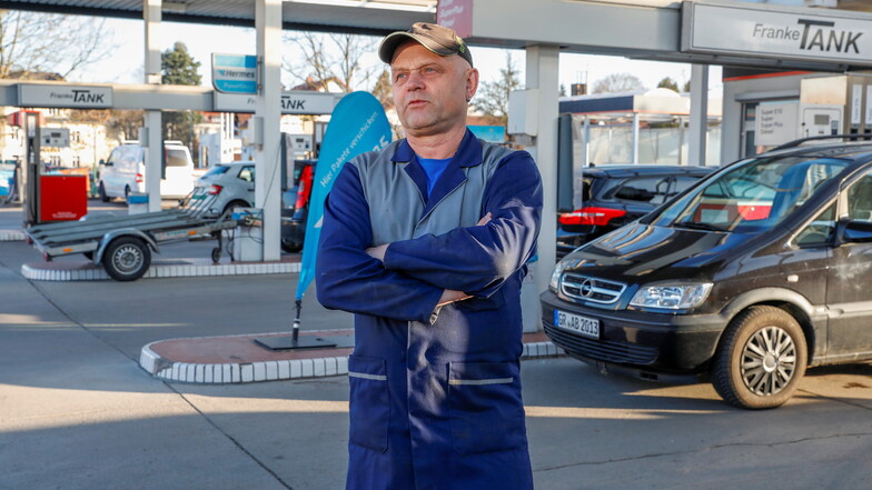 In Polen ist der Liter Benzin oder Diesel rund 50 Cent billiger als auf deutscher Seite der Grenze. Wer kann, tankt drüben. Andreas Franke schließt deshalb nun nach 29 Jahren seine freie Tankstelle.