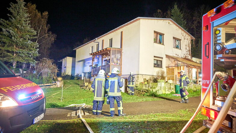 Feuerwehreinsatz in Friedrichswalde (Bahretal). Nach gut zwei Stunden durften die Bewohner wieder ins Haus.