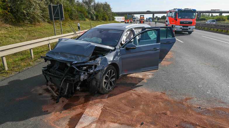 Ein Verletzter nach Unfall auf der A14 bei Leipzig