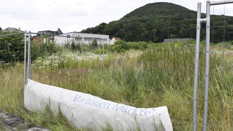 Hier soll das Stadtzentrum von Freital gebaut werden. Der Eigentümer der Fläche will einen Investor gefunden haben - fast.