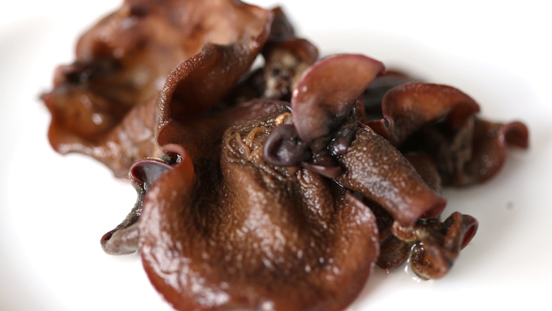Mu-Err-Pilze gehören zur asiatischen Küche wie Champions zur deutschen. Ein Leipziger Importeur brachte mit Salmonellen belastete Pilze in Umlauf.