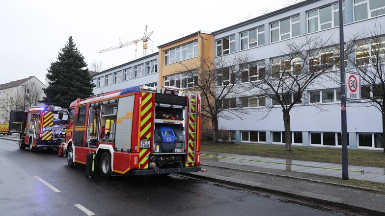 Die Dresdner Feuerwehr hat am Mittwoch einen Brand in der 16. Grundschule in Dresden gelöscht.