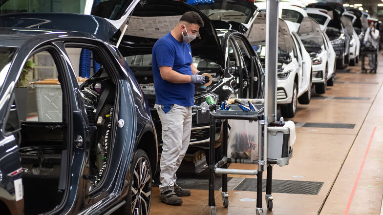 In Wolfsburg hat VW die Produktion wieder aufgenommen.