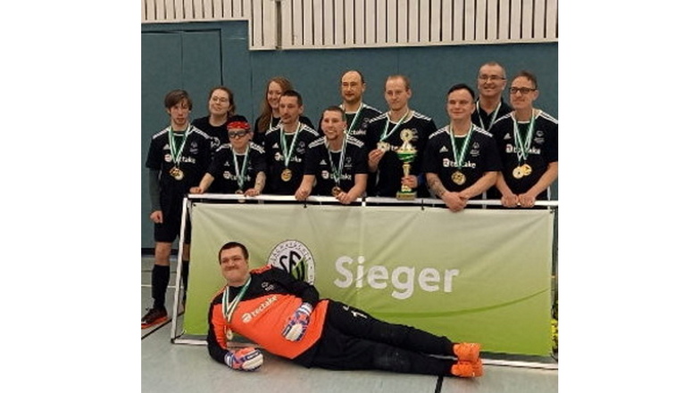 So sehen Sieger aus: Das Team der "Lebensbrücke" Glauchau verteidigte seinen Vorjahrestitel.