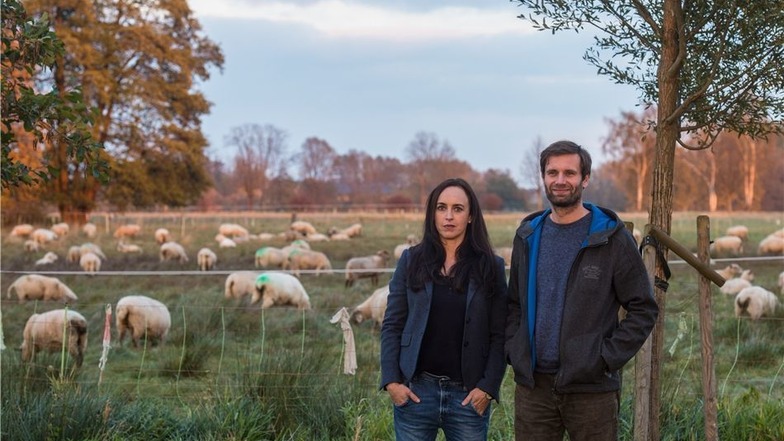 Beatrice Rüger und Patrick Schilde wollen in Zerna bei Rosenthal Schafe schützen – und damit auch den Wolf vor einem möglichen Abschuss.