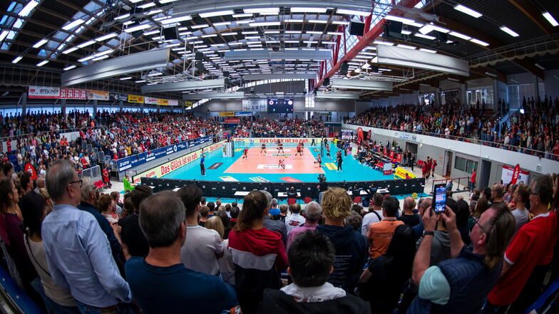 Dresdner Volleyballerinnen verlieren emotionalen Auftakt