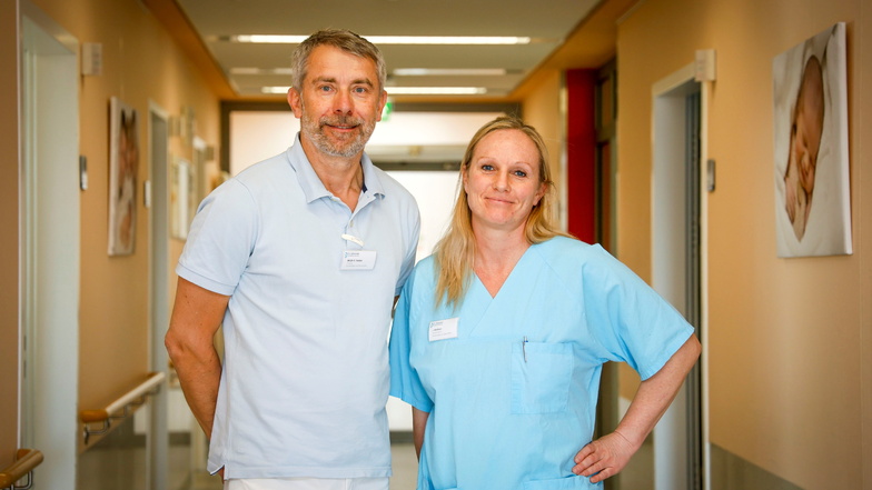 Chefarzt Pavel Rubeš und Assistenzärztin Jeannette Wolfram, die seit Kurzem das Team auf der Geburtenstation im Kamenzer Krankenhaus verstärkt.