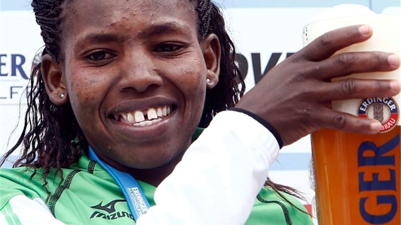 Gladys Kiprotich aus Kenia verfehlt nur knapp den Marathon-Streckenrekord.