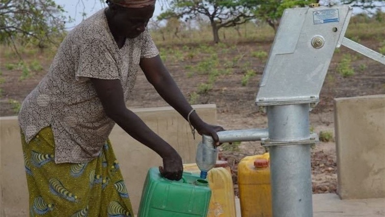 Vor wenigen Tagen wurde auf dem Gelände in Ouagadougou ein Brunnen in Betrieb genommen.