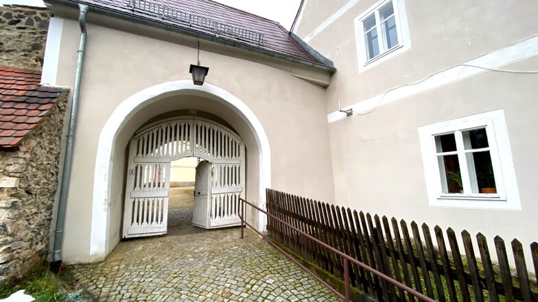 Das Pfarrhaus von Großhennersdorf
könnte ab kommendem Jahr saniert und umgebaut werden.