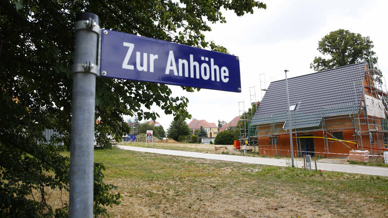 An der Stiftstraße/ Zur Anhöhe in Großröhrsdorf entsteht ein Haus nach dem anderen. Weitere Baustandorte in der Stadt sind in Planung.