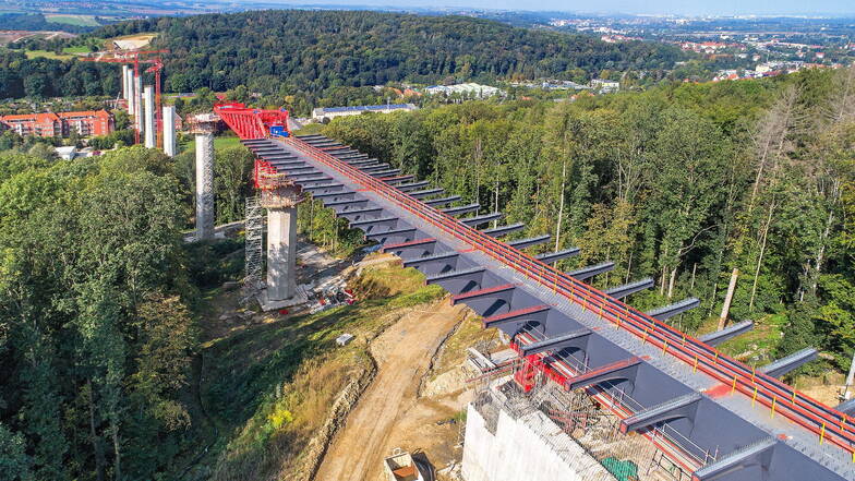 Südumfahrung Pirna: Brücke ist erstmals gewandert