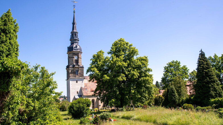Mit 57 Metern Höhe ist der Possendorfer Kirchturm einer der höchsten im Kirchenbezirk Freiberg und mit 500 Jahren einer der ältesten.