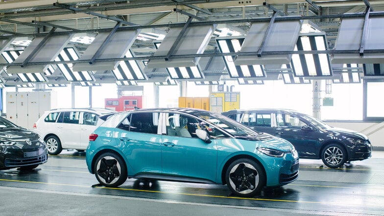 VW will bis 2026 zehn neue E-Modelle auf den Markt bringen