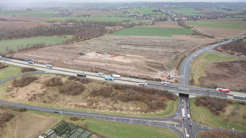 Am kommenden Montag beginnt an der Anschlussstelle Döbeln Nord der A 14 die Herstellung der Verkehrsinfrastruktur für Karls-Erlebnisdorf. Die Zufahrtsstraße wird später den Namen Erdbeerstraße bekommen.