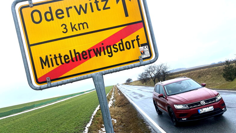 Noch ist die B96 zwischen Mittelherwigsdorf und Oderwitz ein Flickenteppich.