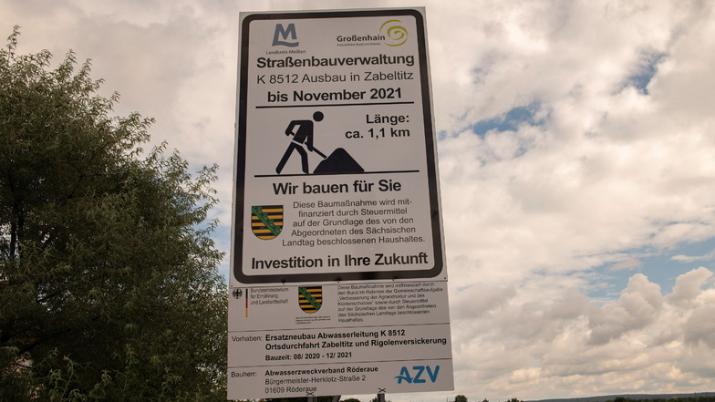 Die Kreisstraße in Zabeltitz ist zwar längst wieder freigegeben, doch baulich abgeschlossen ist das Projekt noch nicht.