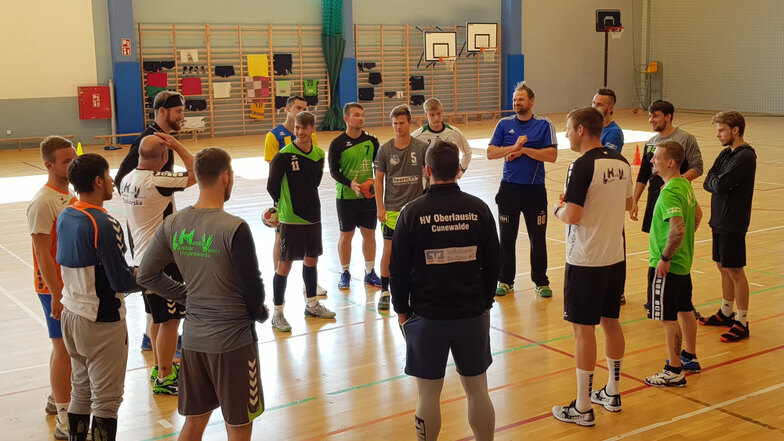 Dieses Foto entstand im Verlauf der Vorbereitung der Männermannschaft des LHV Hoyerswerda auf den Saisonbeginn im vergangenen Jahr in der BSZ-Halle.