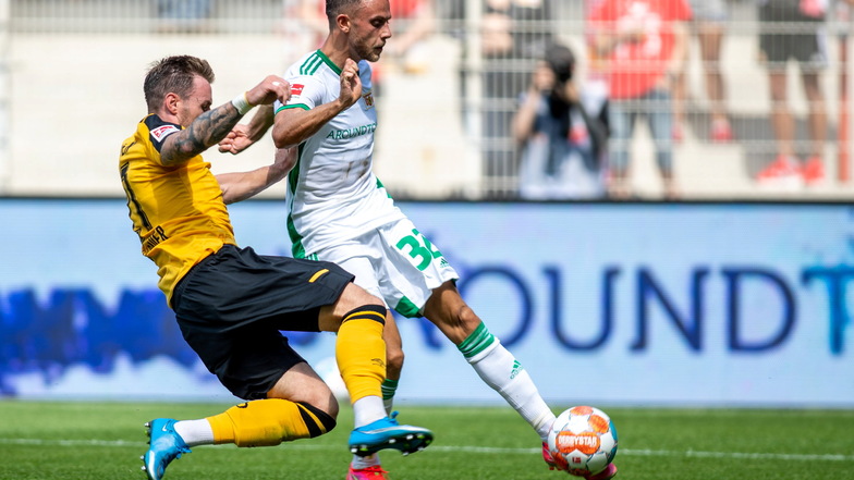 Der Unioner Marcus Ingvartsen (r.) läuft Dynamo-Verteidiger Michael Sollbauer davon und trifft zum 1:0.