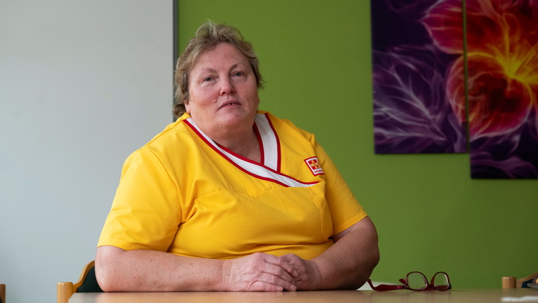 Seit vier Jahrzehnten im Job: Die Dresdnerin Heike Eckermann kennt ihren Beruf als rasende Krankenschwester, ambulante Pflegerin und Chefin beim ASB in Dresden.