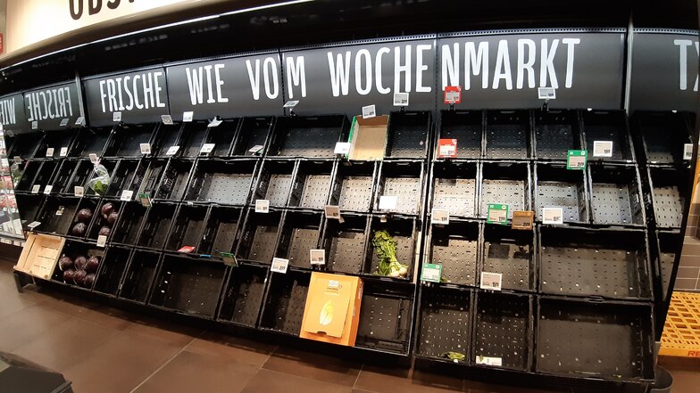 Zeitzeugnis der Pandemie: Leere Supermarktregale Ende März in Dresden.
