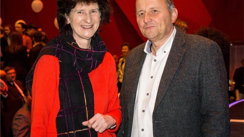 Die Staatsministerin für Wissenschaft und Kunst, Eva Maria Stange (SPD) brachte Ehemann Bernd Stange mit.