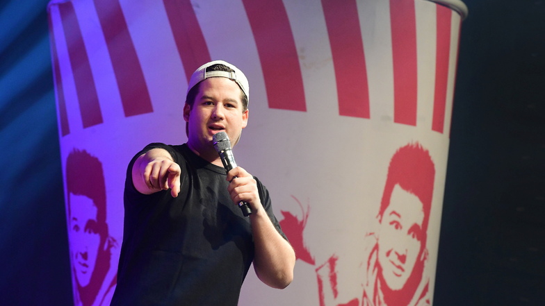 Der Comedian Chris Tall bei seinem Auftritt in der Löbauer Messehalle.
Foto: Matthias Weber/photoweber.de