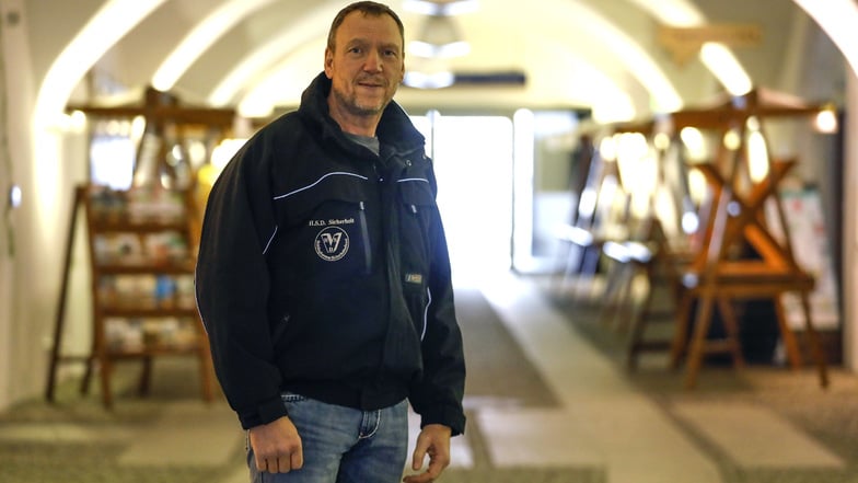 Jens Holdinghausen schaut regelmäßig nach dem Rechten im Salzhaus.