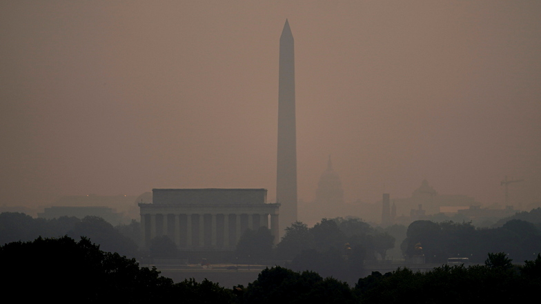 Der Rauch hat am Mittwoch die Hauptstadt Washington D.C. erreicht und sorgt auch hier für einen verrauchten Himmel.